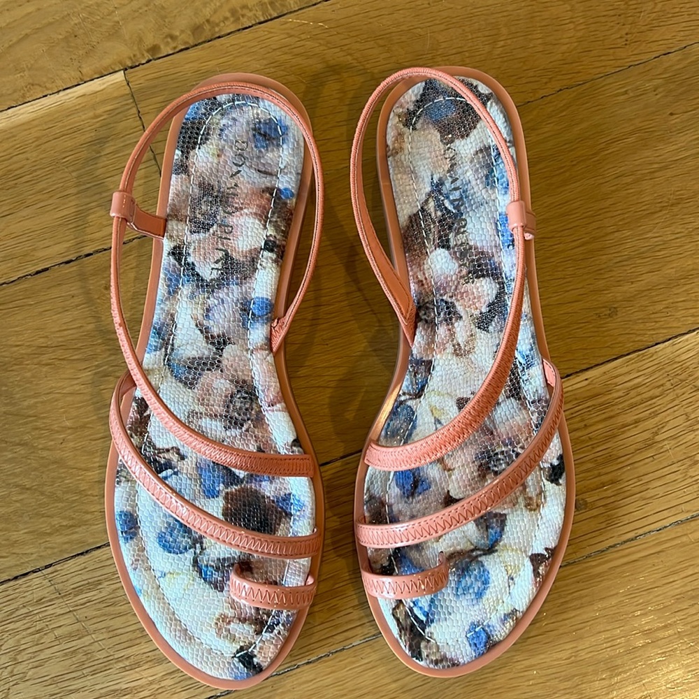 Donald Pliner Sandals